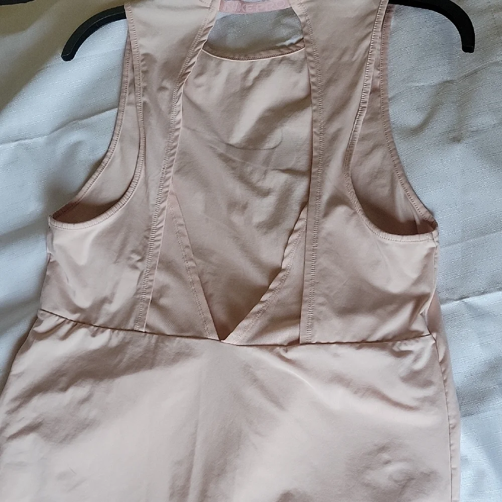 Nike Women's Cream leeveless Top Size M